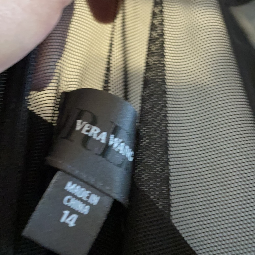 Vera Wang Dress - Picture 5 of 10